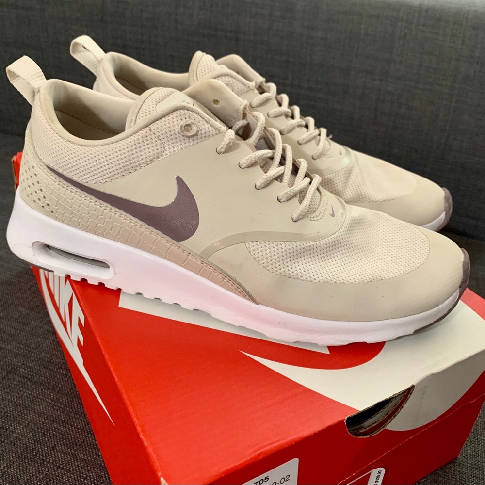 Women’s Nike Air Max Thea
